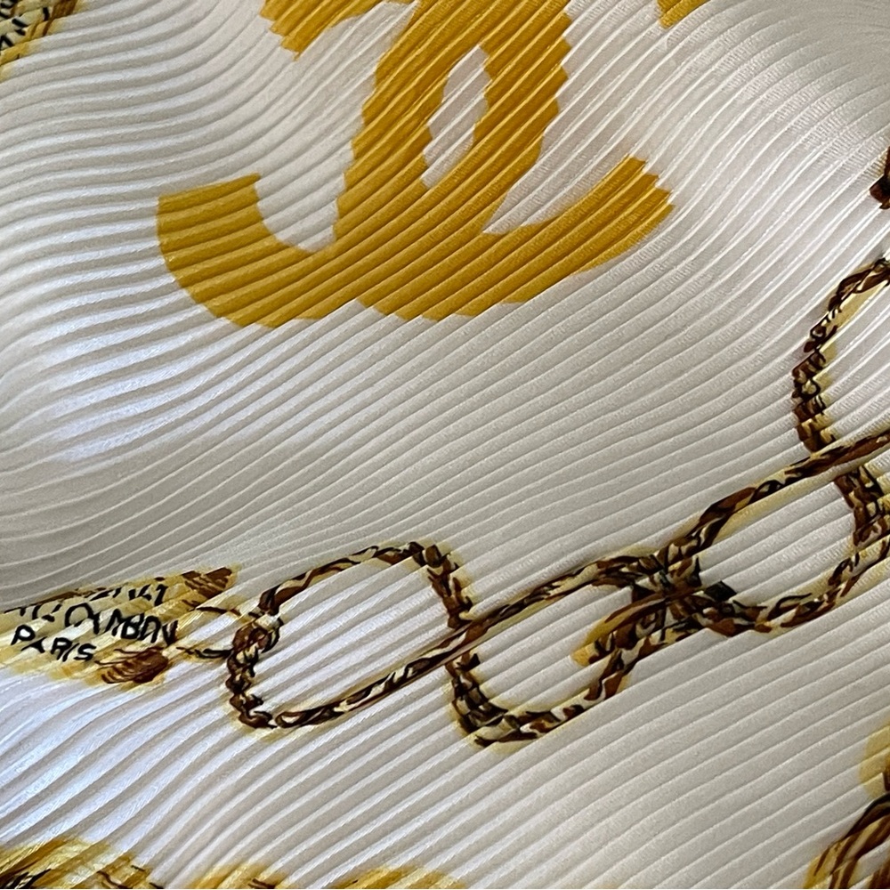 Chanel 31 Rue Cambon Silk Scarf. - Picture 16 of 16